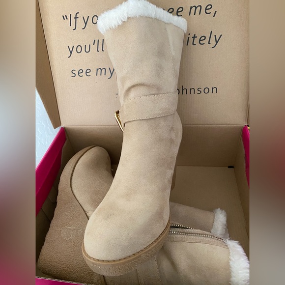 Women’s Taupe Shearling Wedge Booties - Picture 5 of 13
